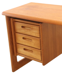 Compact Dyrlund bureau 'Grenaa'