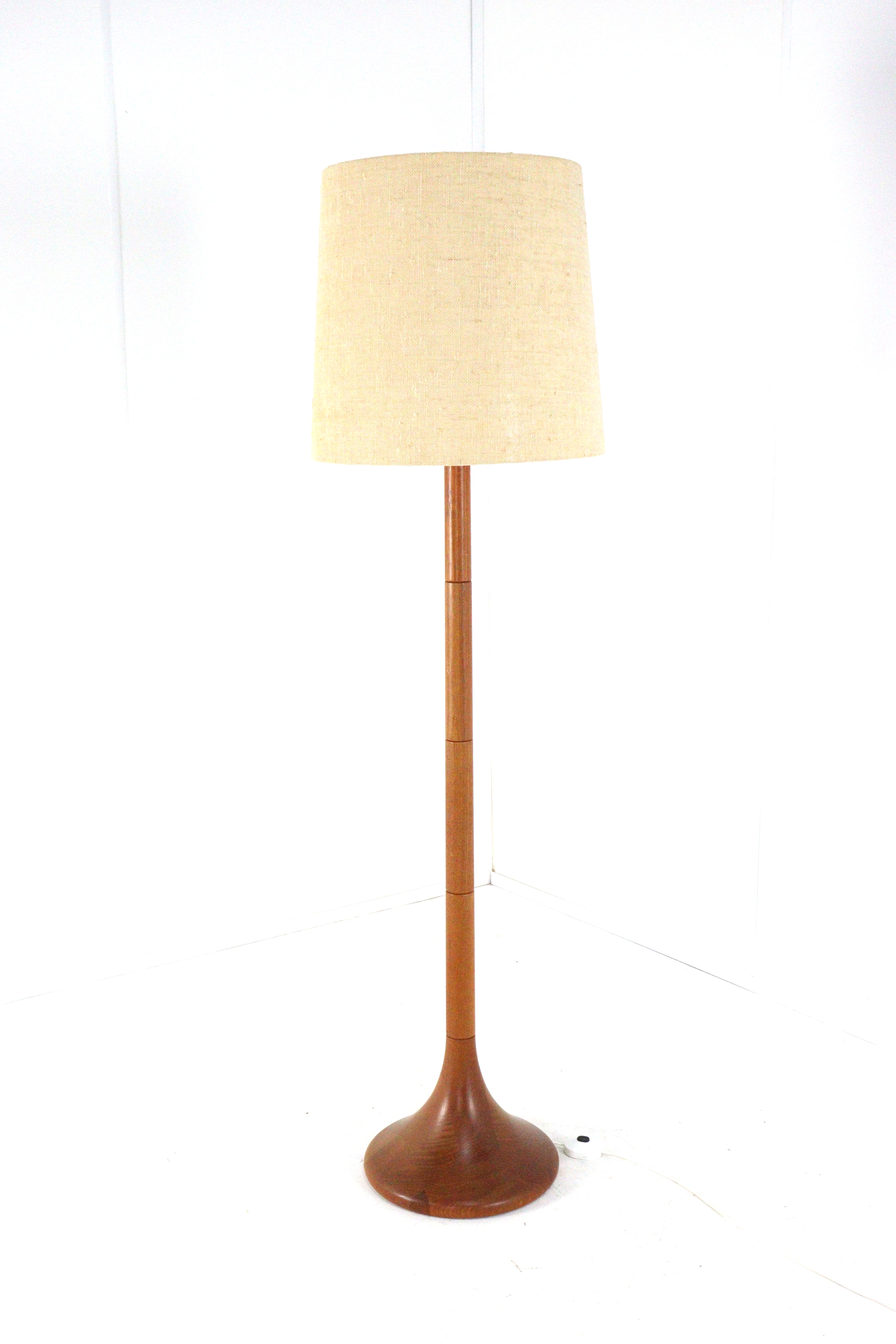Dyrlund vloerlamp