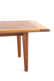 Teak met eiken salontafel