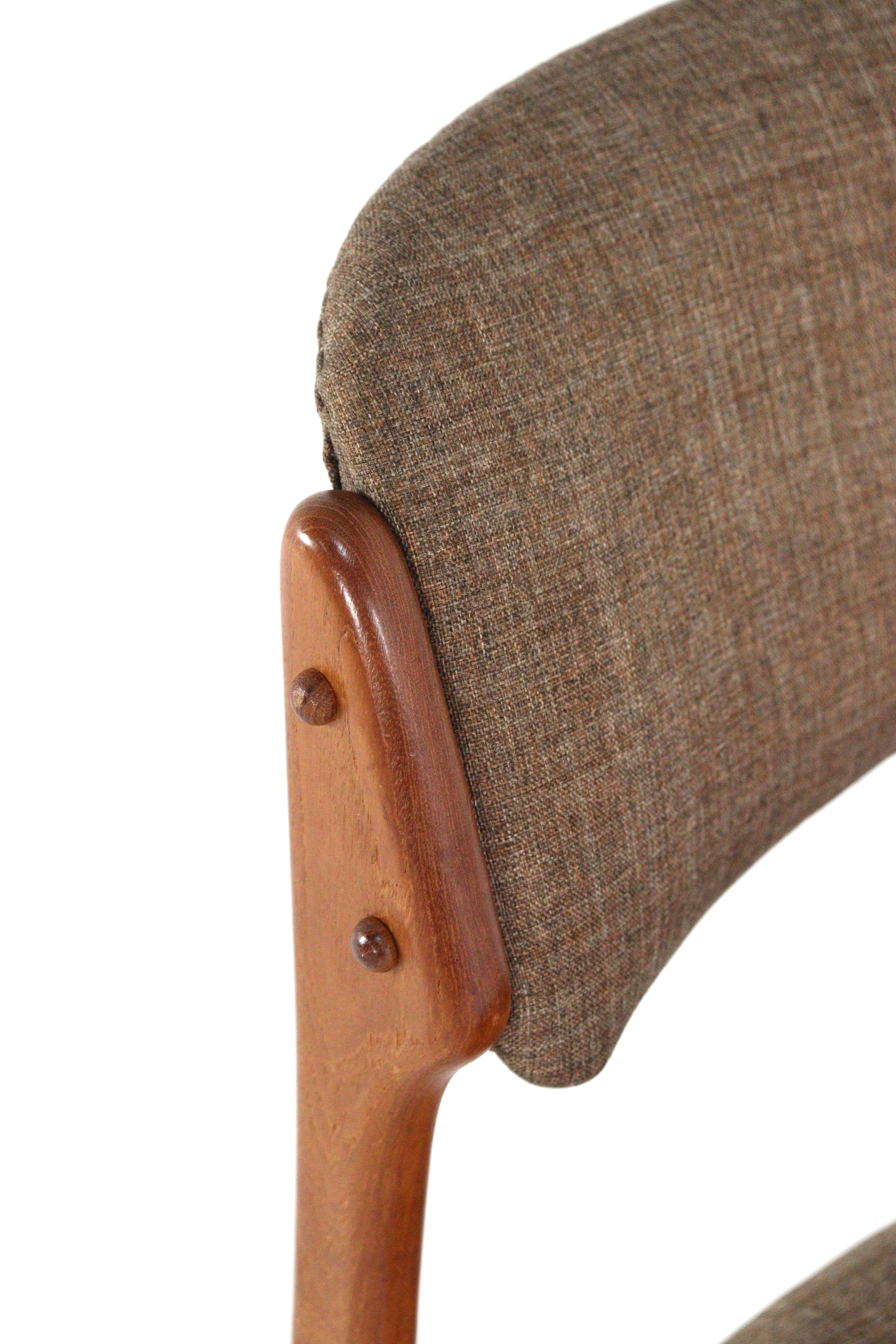 Set van 6 Erik Buch eetkamerstoelen 'Kongvund'