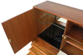 Wébé highboard Louis van Teeffelen 'Vinkepas'
