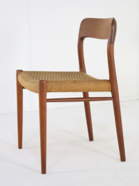 Niels O Möller model 75 stoel