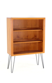Dyrlund open vitrinekast met verlichting in teak