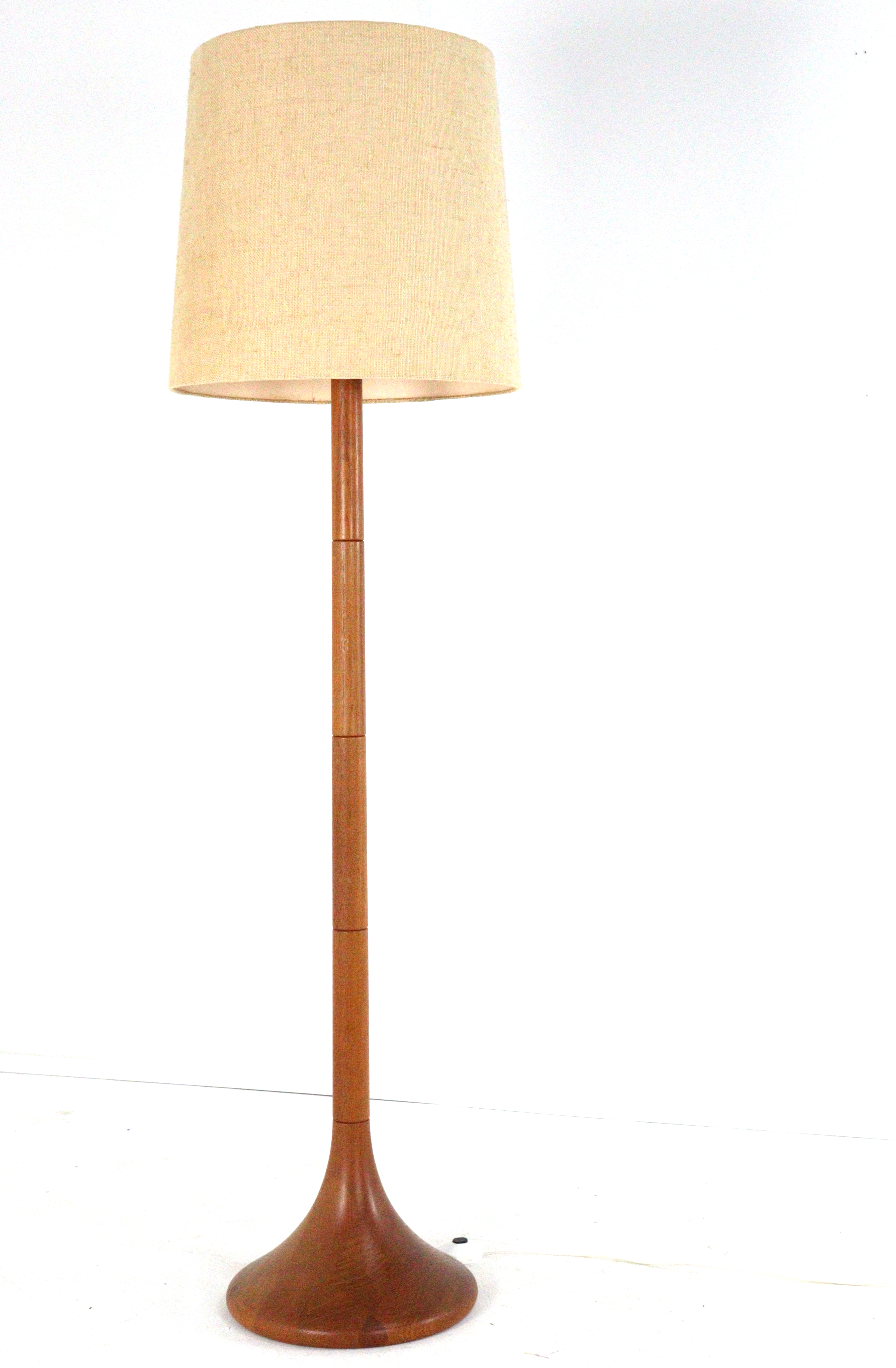 Dyrlund vloerlamp