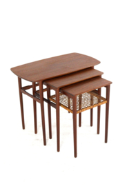 Set of nesting tables 'Sunds'