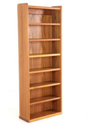 Compacte open teak kastje