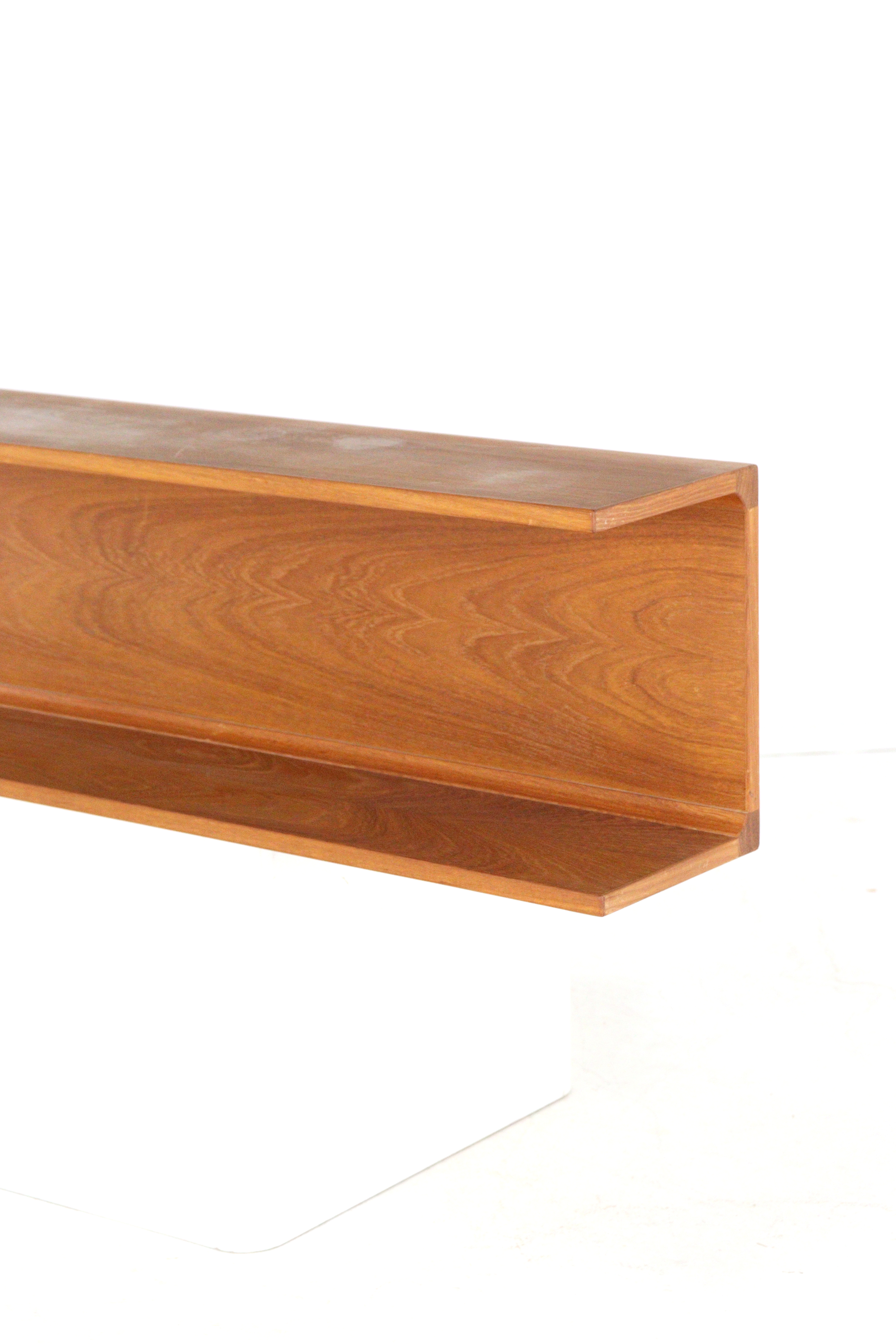 J. Viby voor Pedersen & Hansen teak wandplank