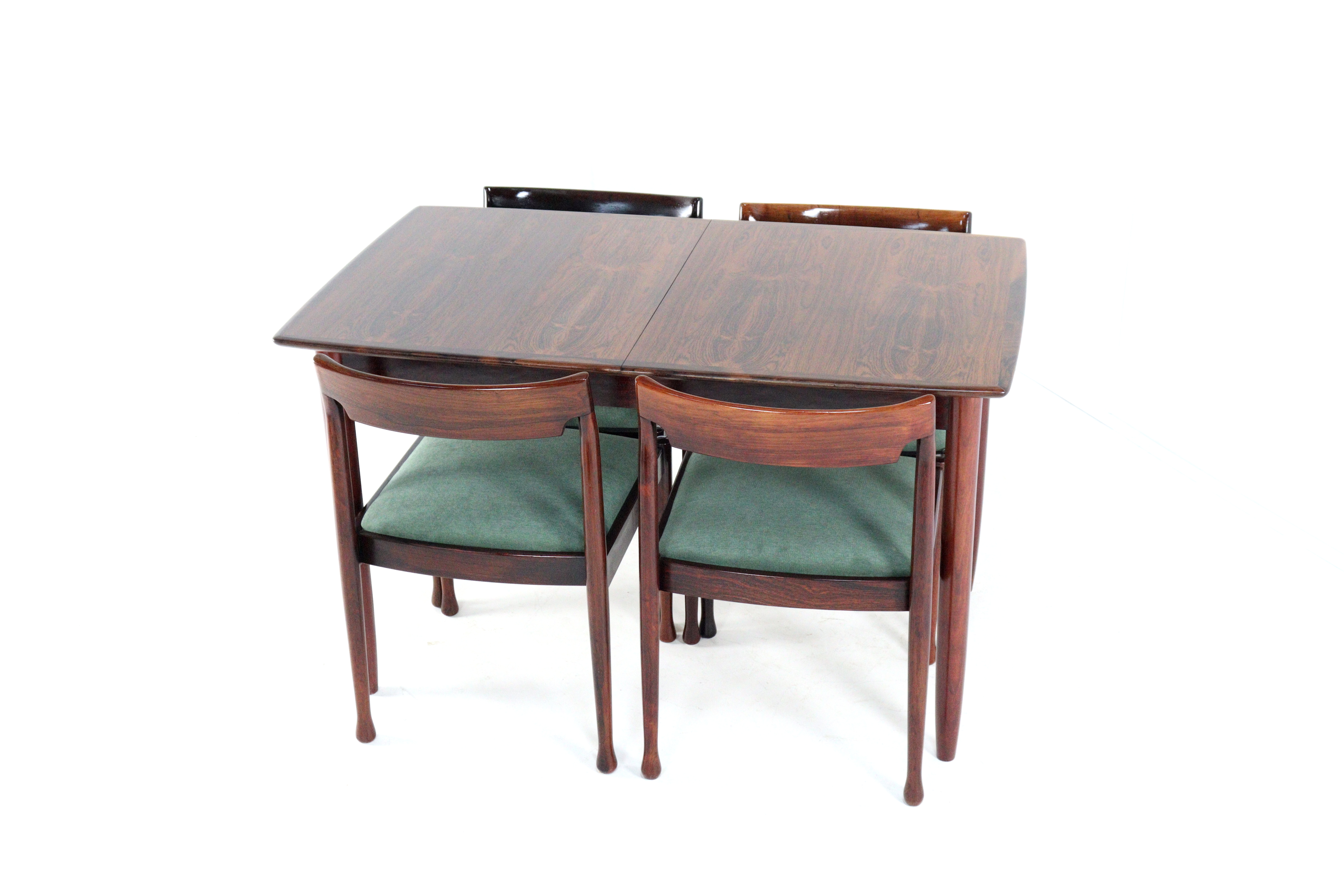 Set van 4 palissander stoelen + eettafel