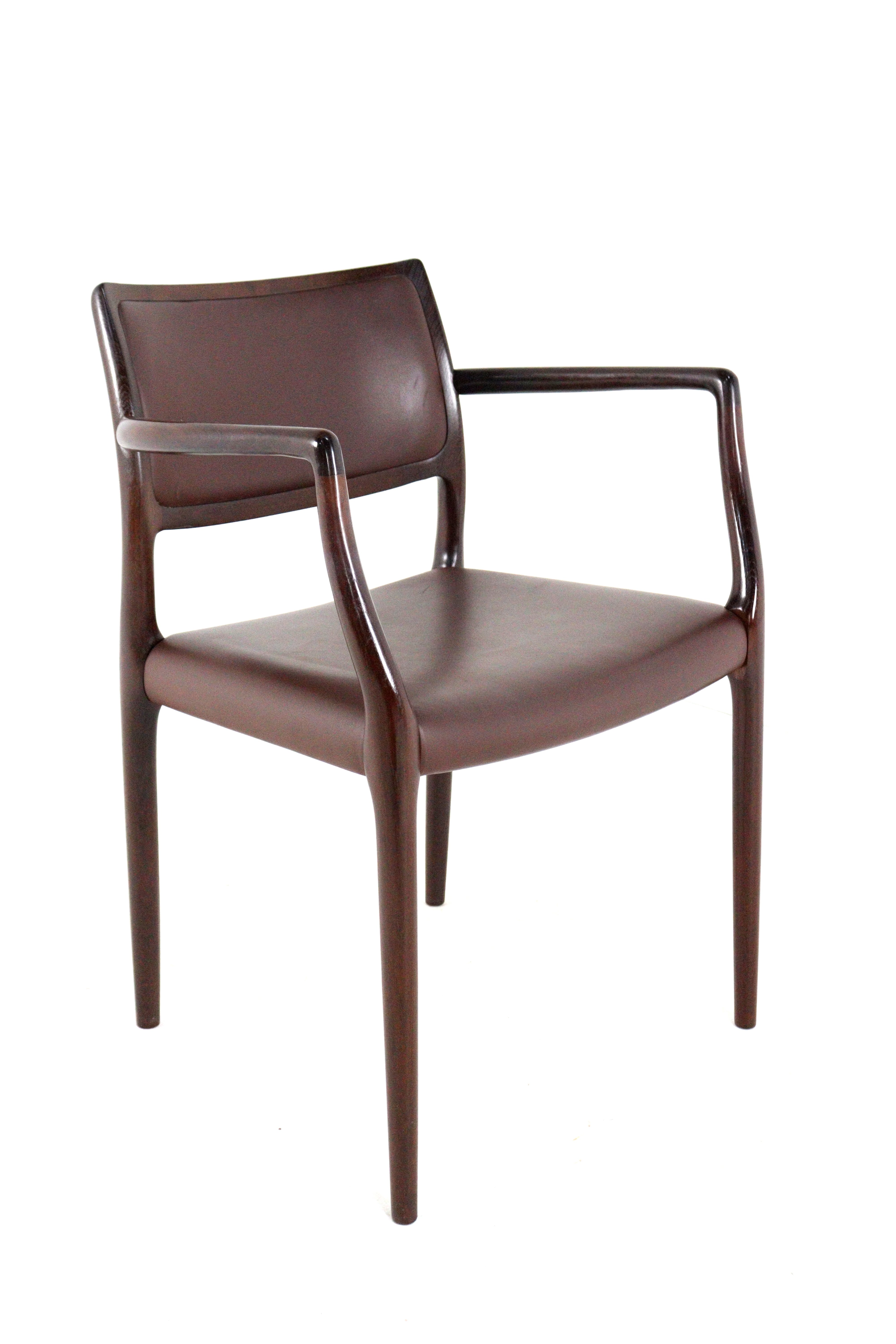Set van 2 + 2 palissander Niels Otto Møller stoelen model 65 + 80
