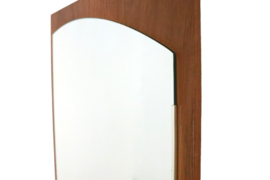 Wandspiegel op houten plaat