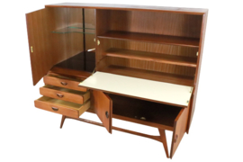 Wébé highboard Louis van Teeffelen 'Vinkepas'