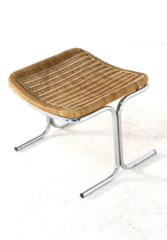 Dirk van Sliedregt voor gebroeders Jonkers voetenbankje