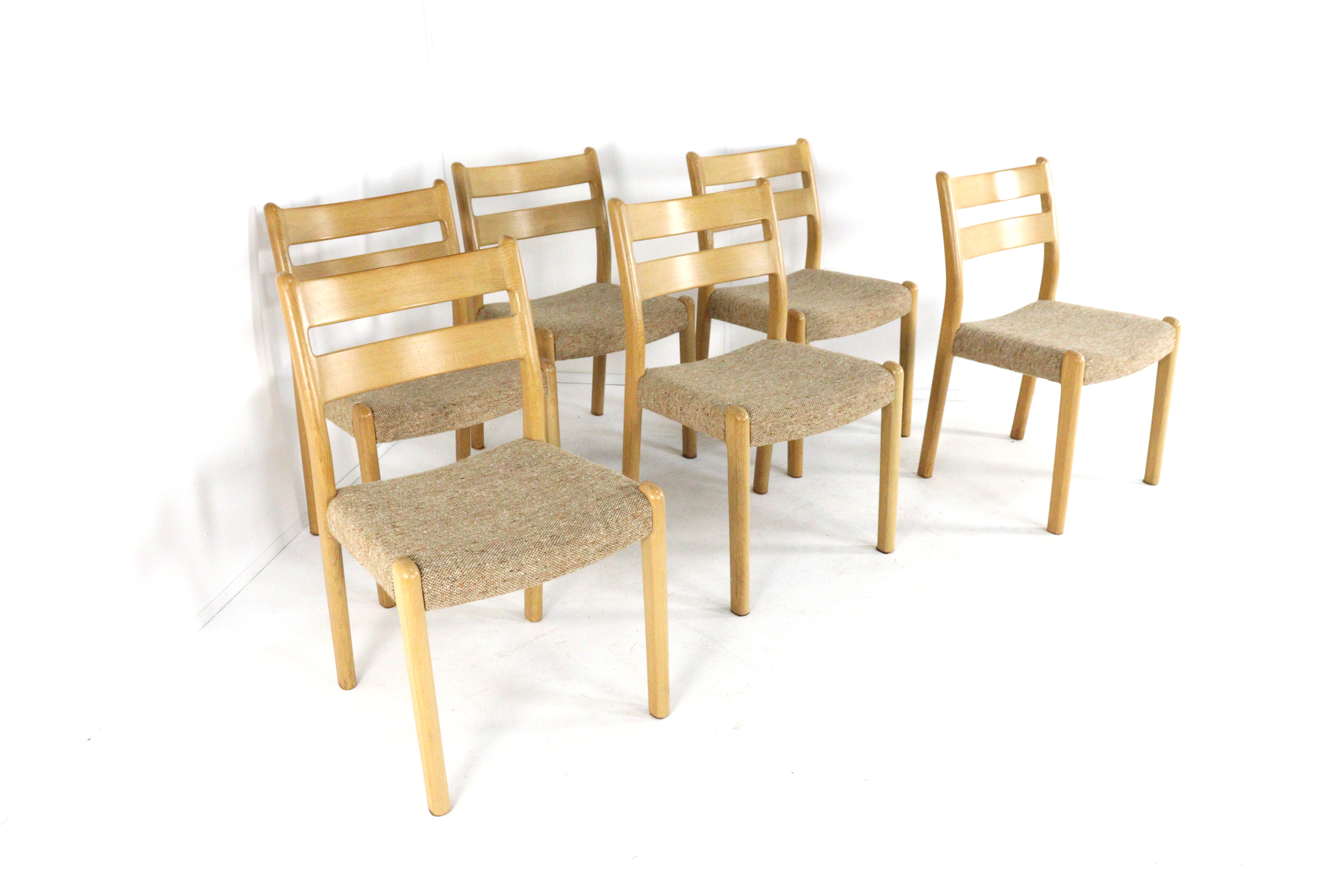 Set van 6 eiken EMC mobler stoelen 'Lem'