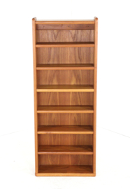 Compacte open teak kastje
