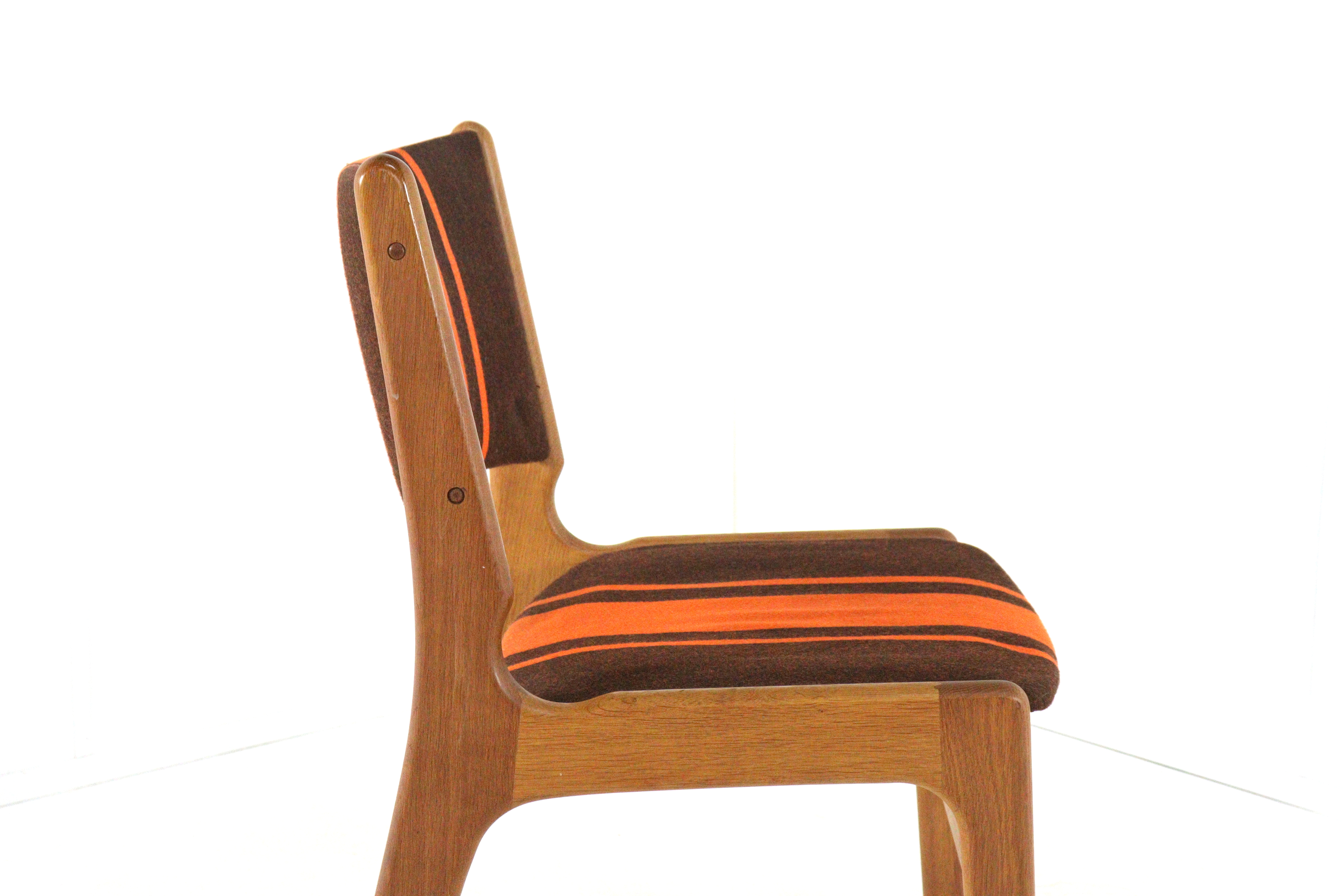 Set van 4 Erik Buch eetkamerstoelen model 89 'Tjele'