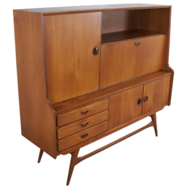 Wébé highboard Louis van Teeffelen 'Vinkepas'