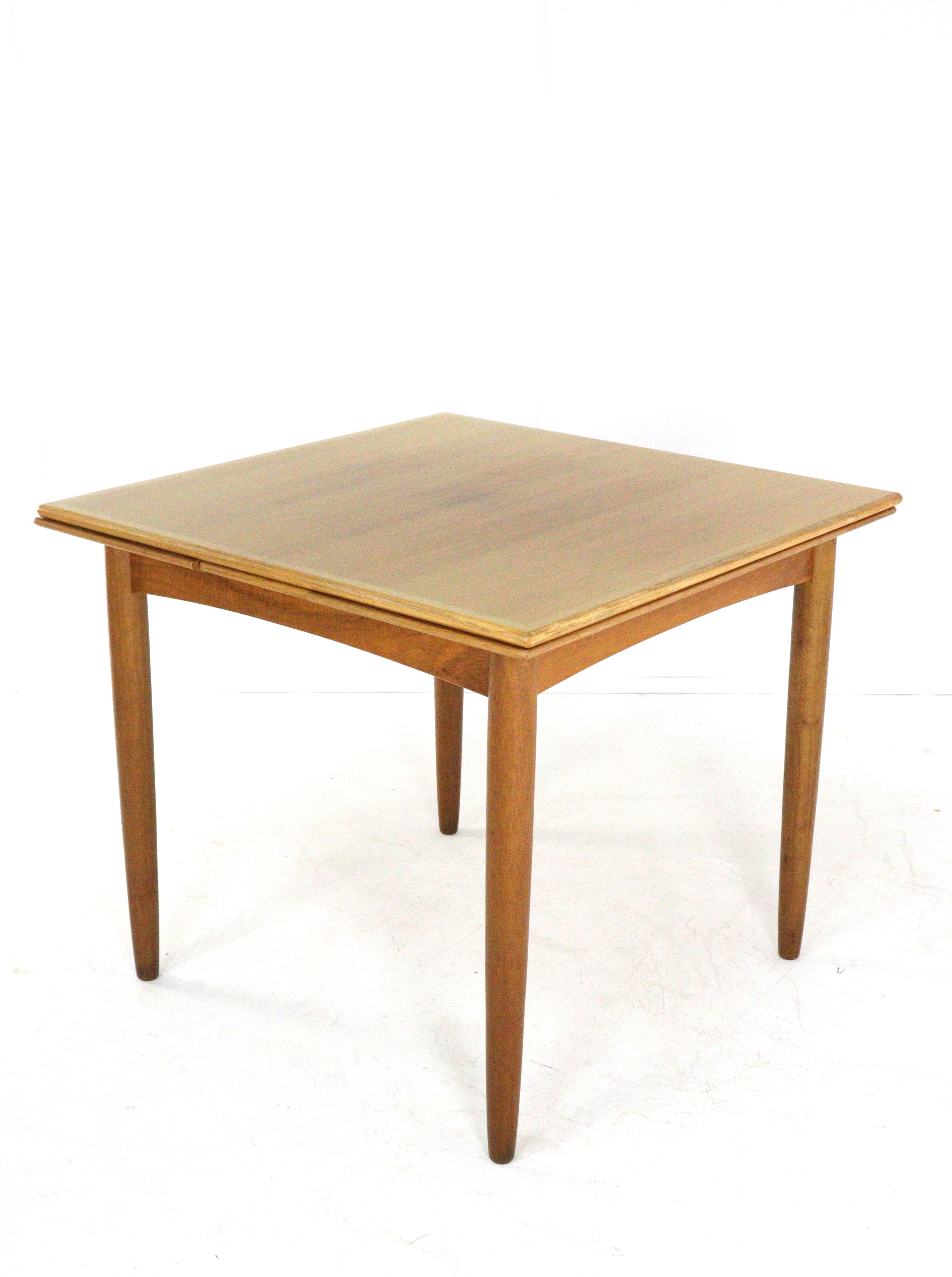 Compact verlengbare eettafel 'Herrieden'
