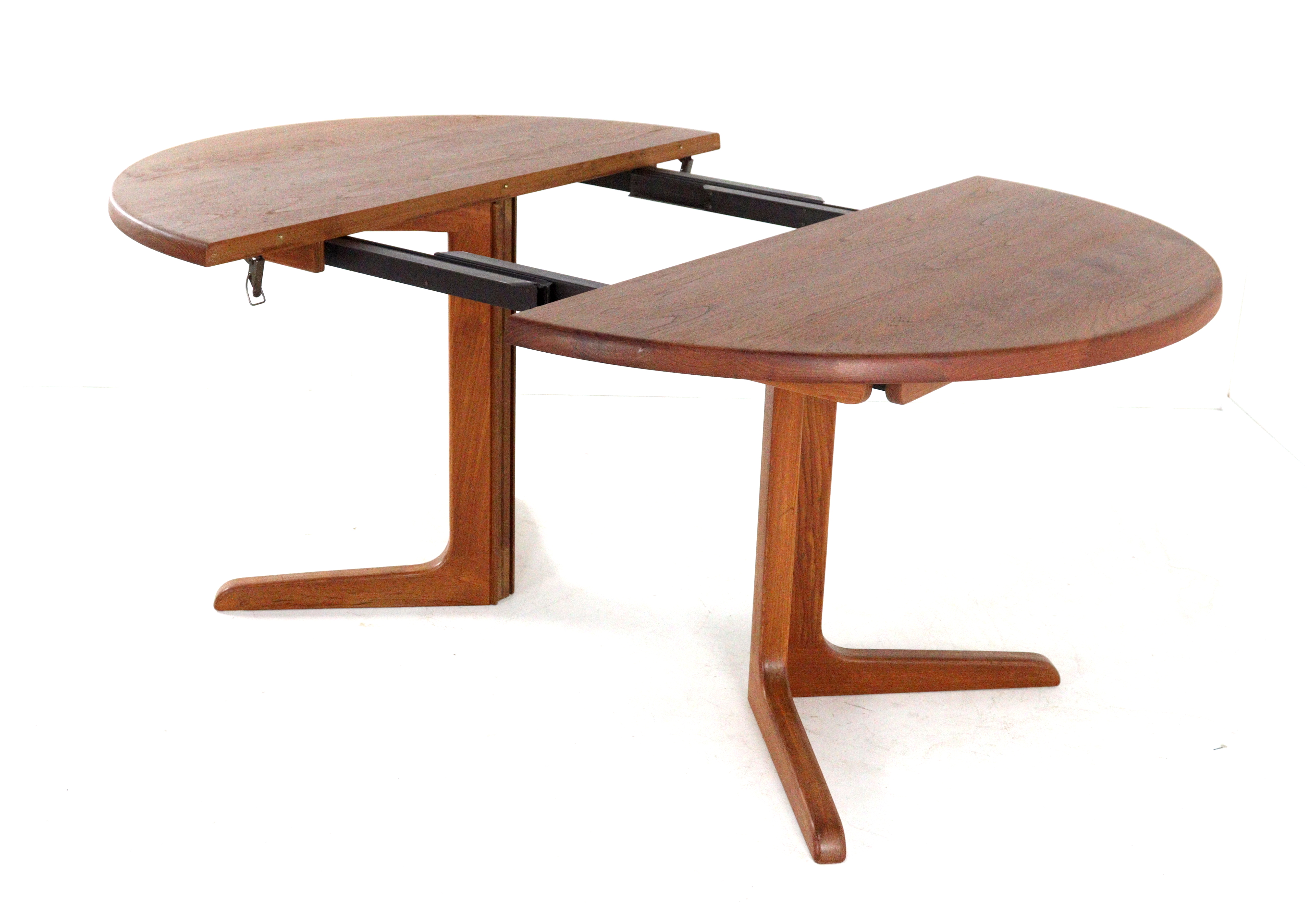 Niels Bach ronde 2x verlengbare teak eettafel 'Tylstrup'