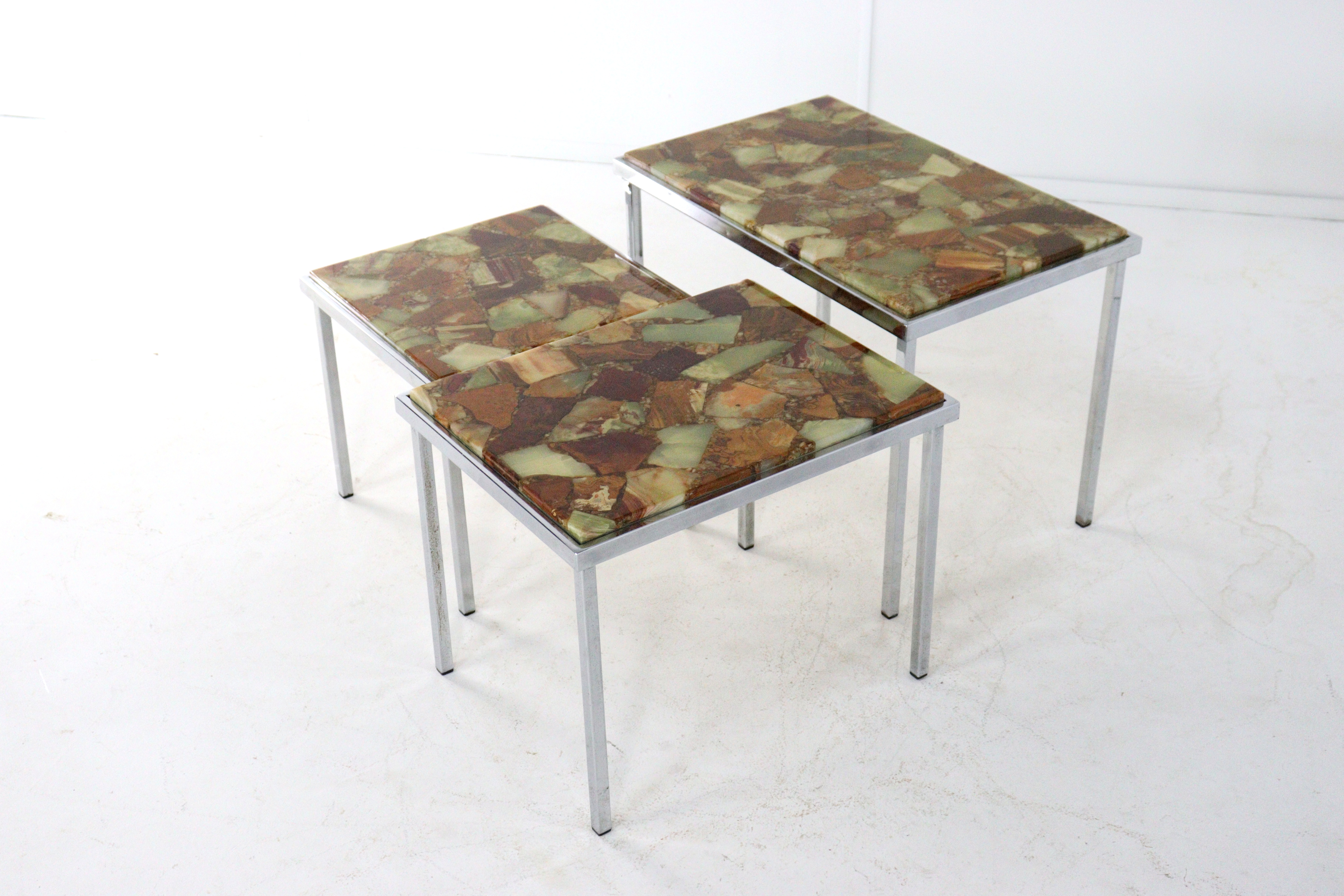 Set van 3 nesting tables 'Vught'