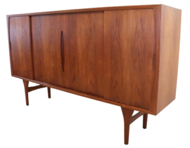 Henning Kjaernulf voor Bruno Hansen highboard 'Flakket' | 200 cm