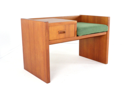 Gossip bench 'Omvra'