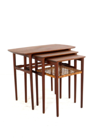 Set of nesting tables 'Sunds'