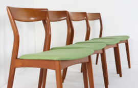 Set van 4 R. Borregaard voor Viborg eetkamerstoelen