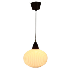 Melkglazen lamp 'Loftbel'