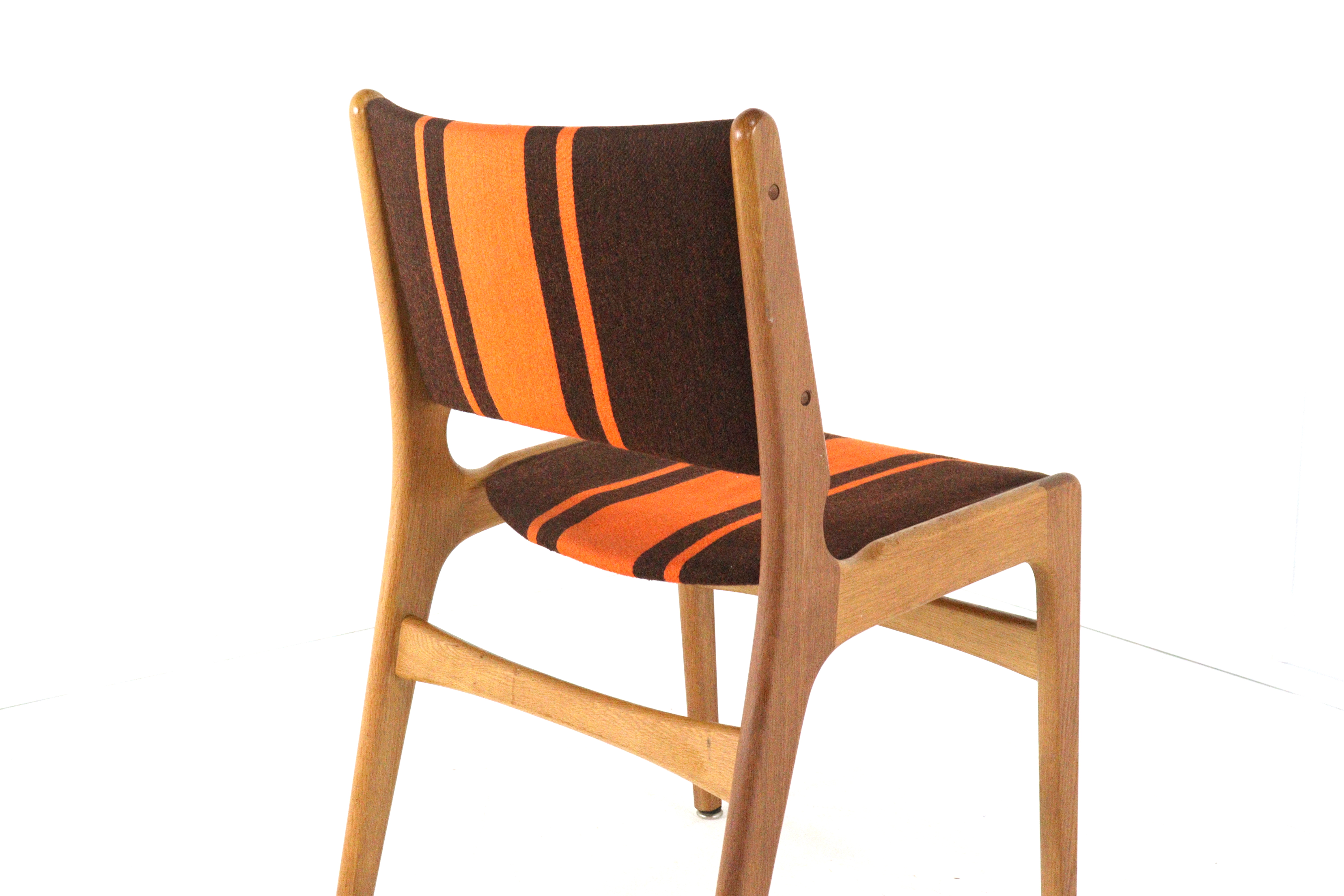 Set van 4 Erik Buch eetkamerstoelen model 89 'Tjele'