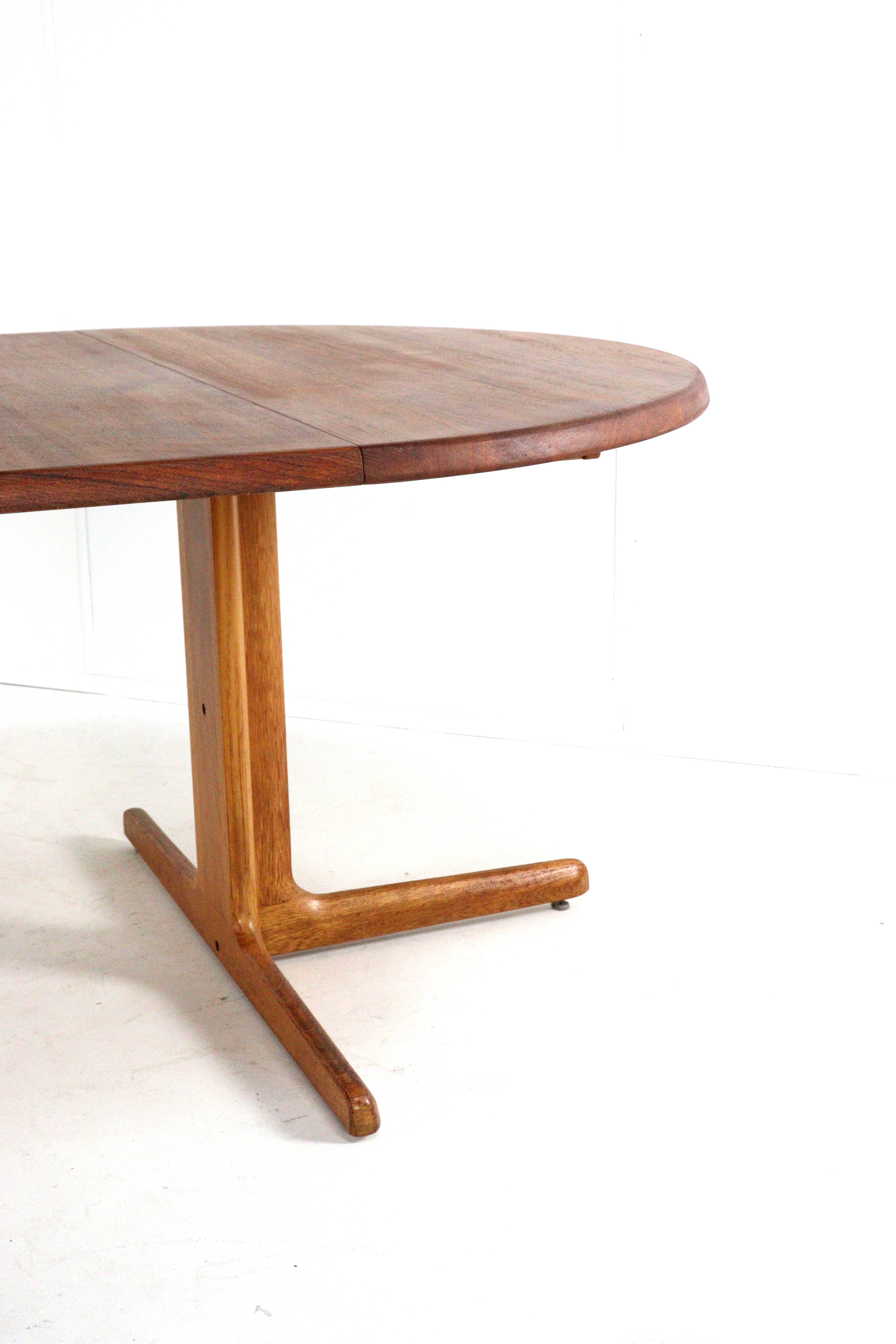 Ronde 2x verlengbare ronde eettafel 'Hobro'