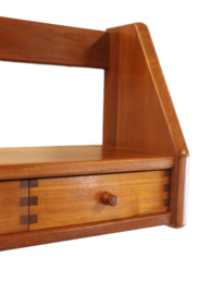 Dyrlund wandplank 'Strolille'