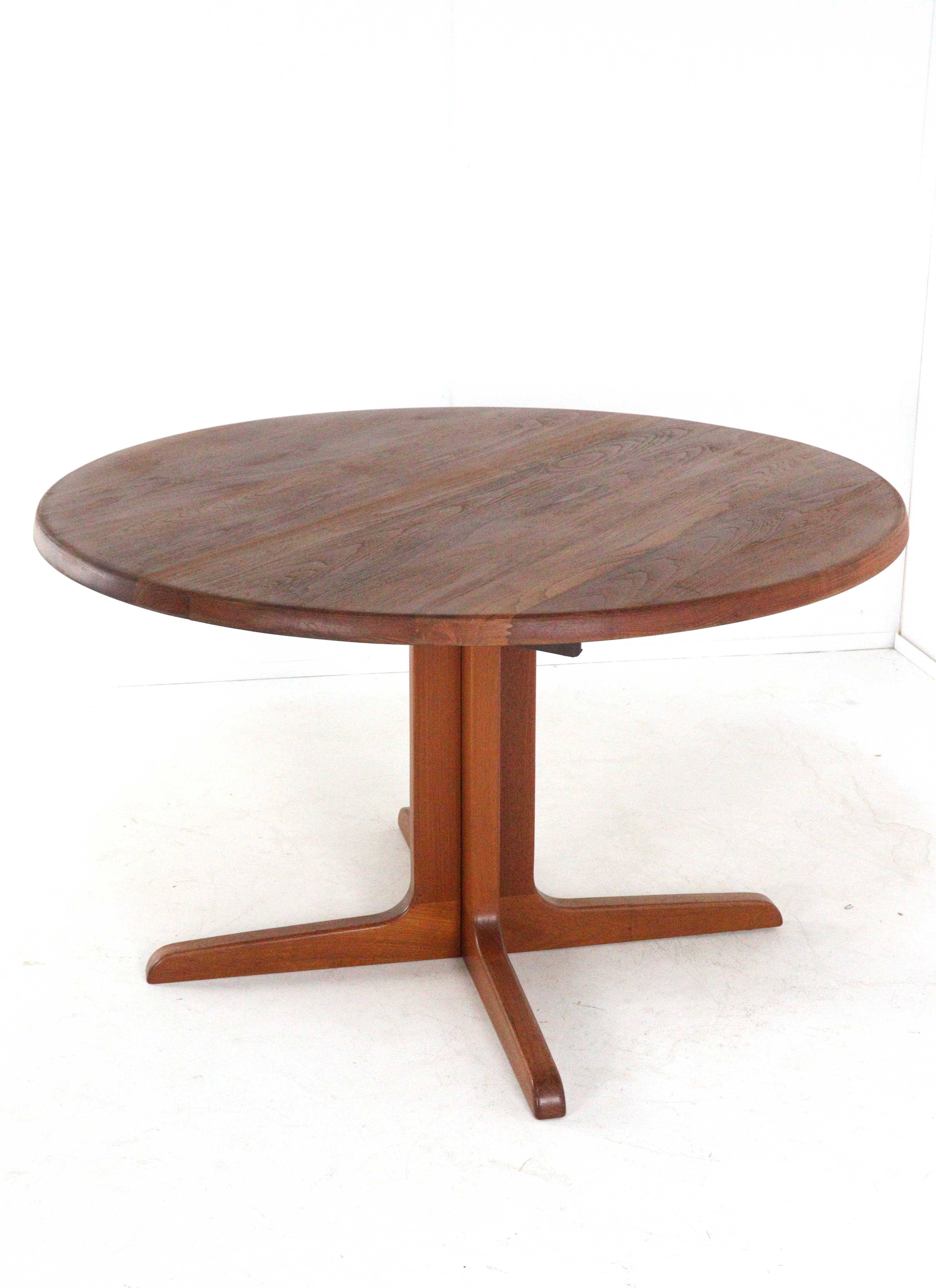Niels Bach ronde eettafel 'Jersie'