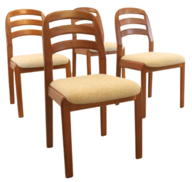 Set van 4 Dyrlund eetkamerstoelen 'Asserballe'