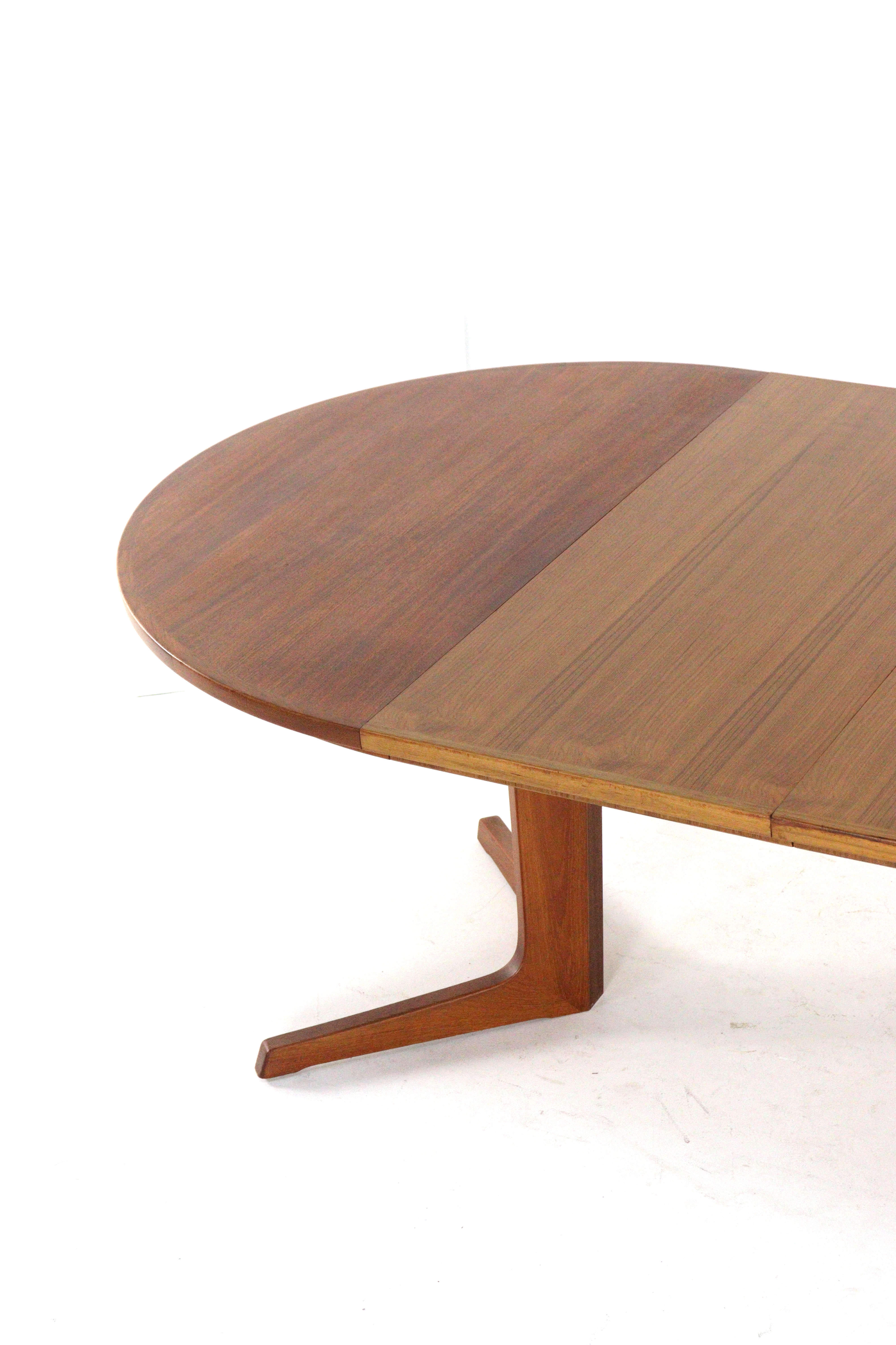 Ronde Bernhard Pedersen & son 2x verlengbare eettafel 'Helsinge'