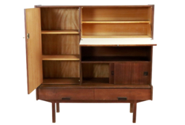 Highboard survivor series  "Hellouw"