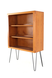 Dyrlund open vitrinekast met verlichting in teak