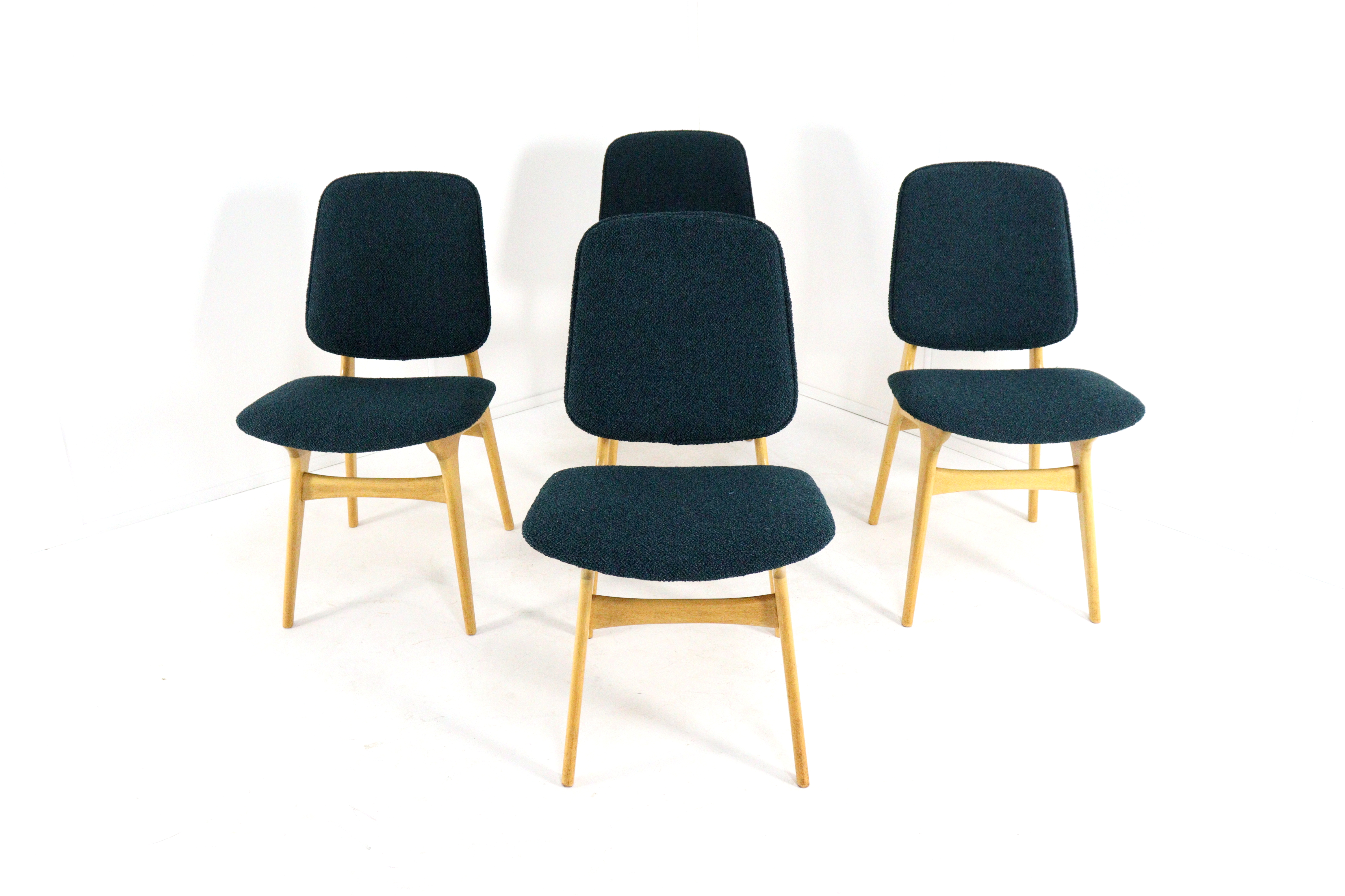 Set van 4 stoelen in de stijl van Arne Hovmand olsen 'Bergen'