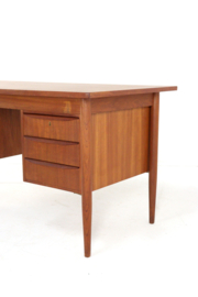 Gunnar Nielsen voor Tibergaard bureau 'Hesselballe'