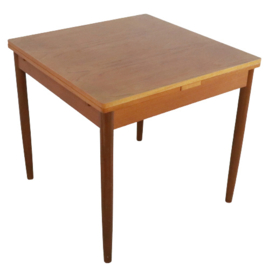 Vierkante eetkamertafel 'Susteren'