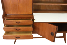 Wébé highboard Louis van Teeffelen 'Vinkepas'