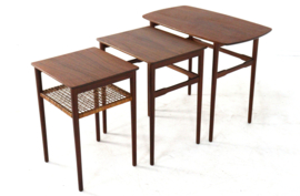 Set of nesting tables 'Sunds'