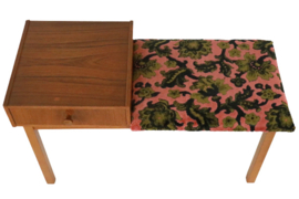 Gossip bench 'Vajkijaur'
