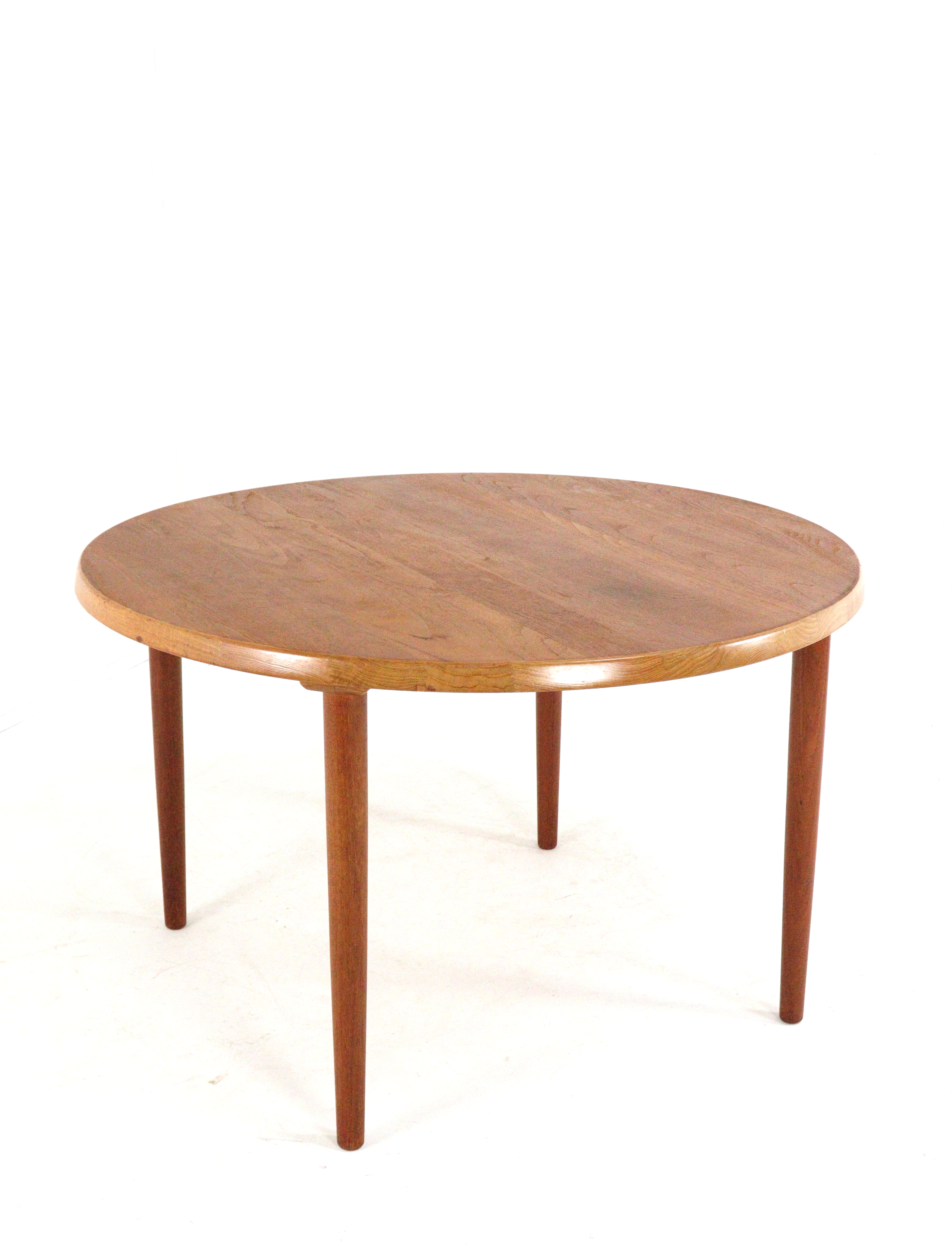 Deense ronde eettafel 'Horne'
