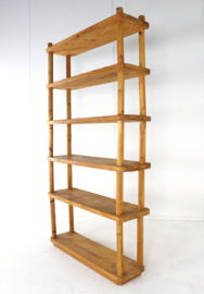 Pine boekenkast 'Mennersbech'