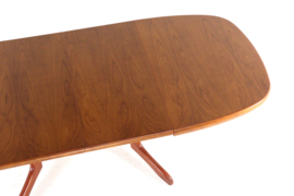 Ovalen 2x verlengbare eettafel 'Zepelin'