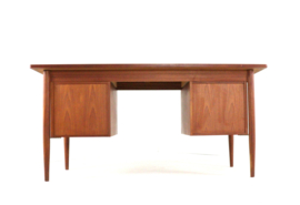 Gunnar Nielsen voor Tibergaard bureau 'Hesselballe'