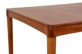 Bramin van H.W. Klein eetkamertafel verlengbaar 'Ravnholt'