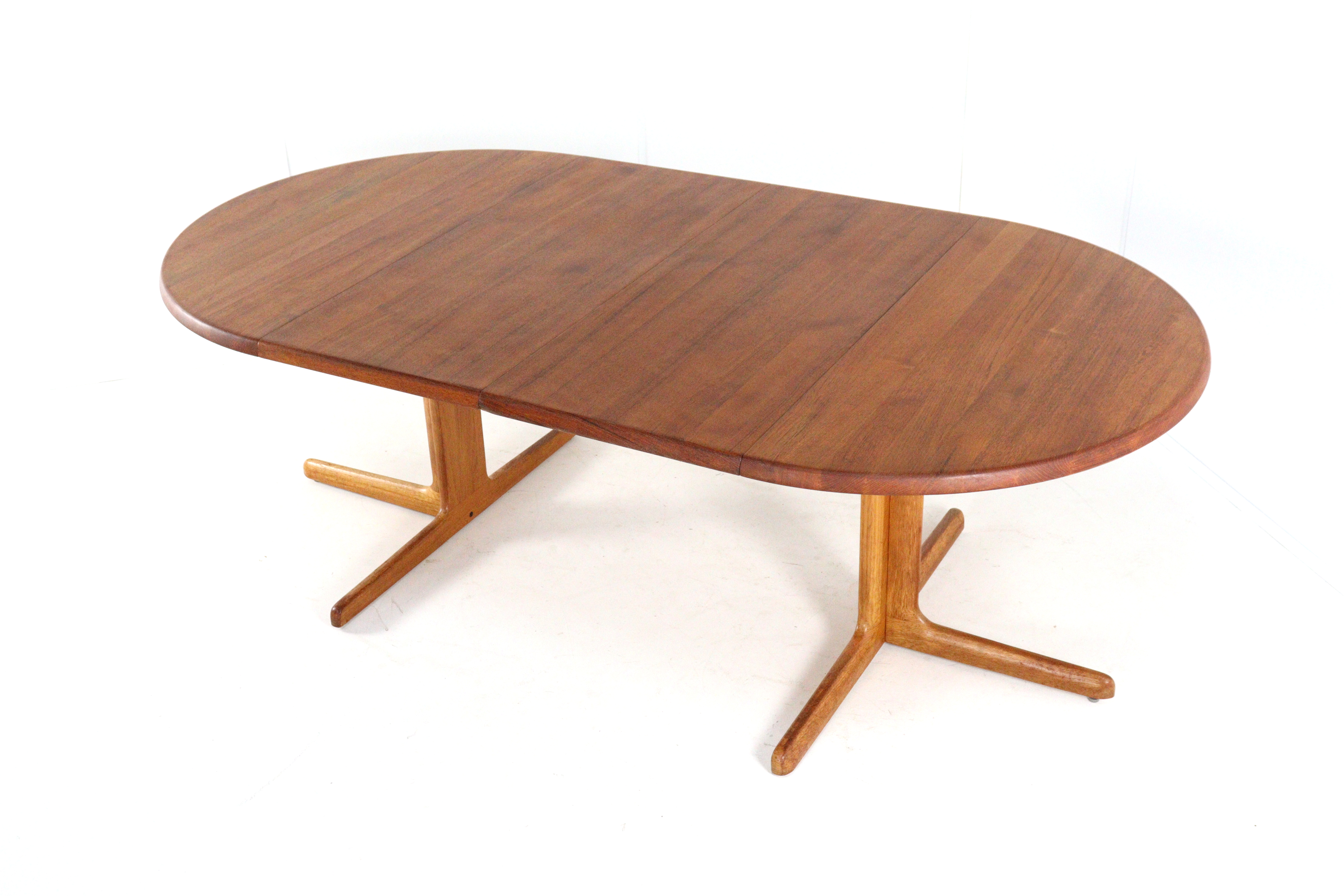 Ronde 2x verlengbare ronde eettafel 'Hobro'
