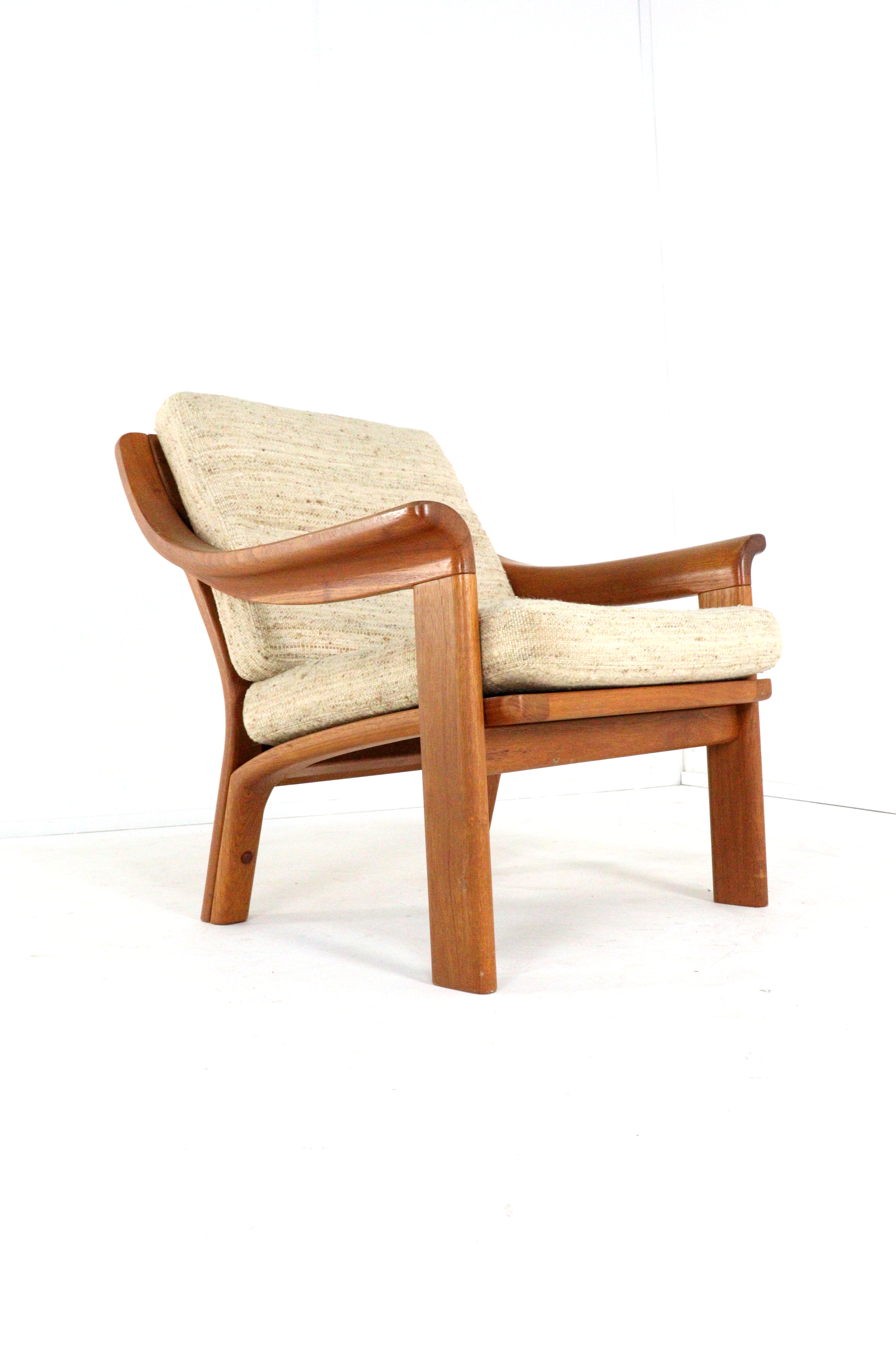 Poul Jepessen fauteuil 'Vestenskov' | 3 stuks op voorraad