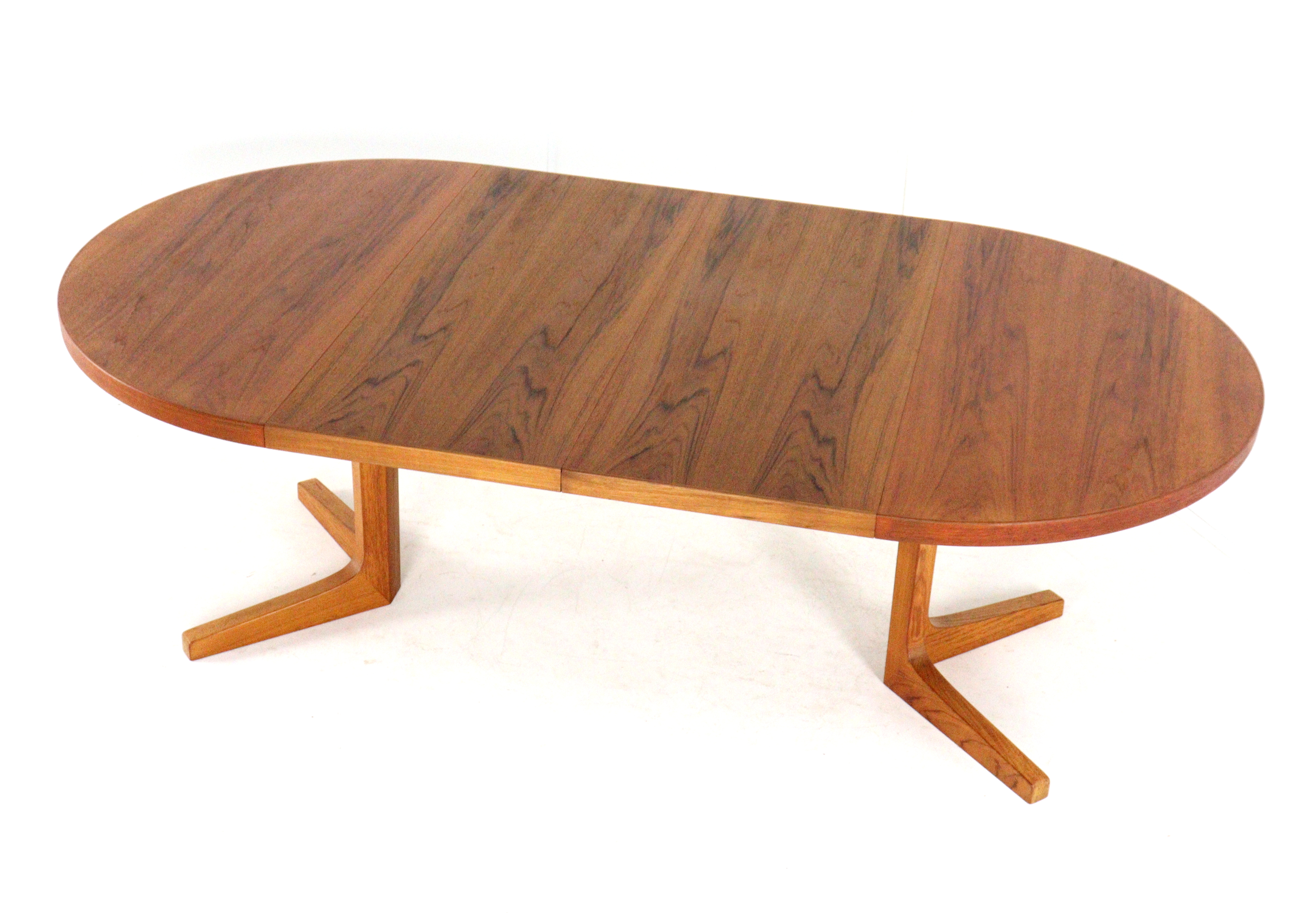Ronde 2x verlengbare eettafel 'Nim'